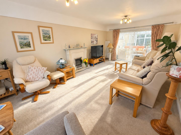 Crossley Drive, Heswall, Wirral photo 4