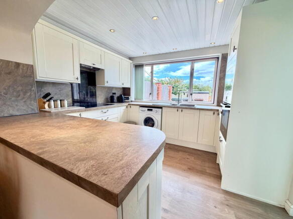 2 bed Semi-Detached for sale Image 4