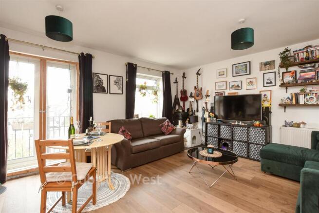 Chaldon Road, Caterham, Surrey photo 3