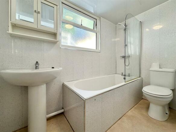 Bathroom.JPG