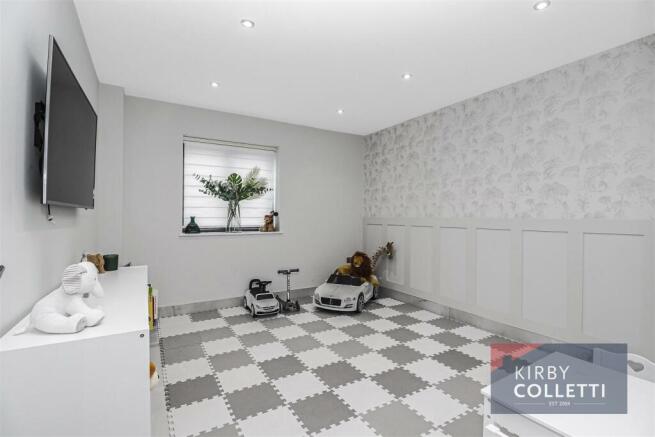 PLAY ROOM