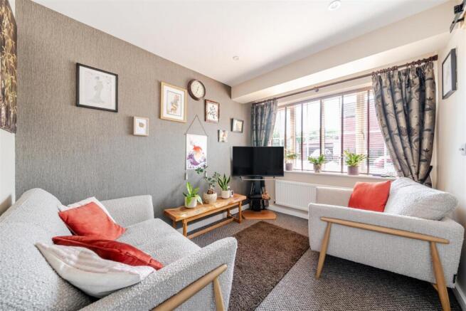 4 bed Detached for sale Image 12