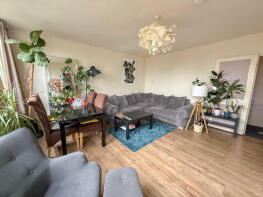 Flat 82, Aberfeldy House Brandon Estate, John Ruskin Street, London SE5 0XH