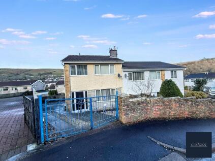 Caemawr Gardens, Porth, CF39