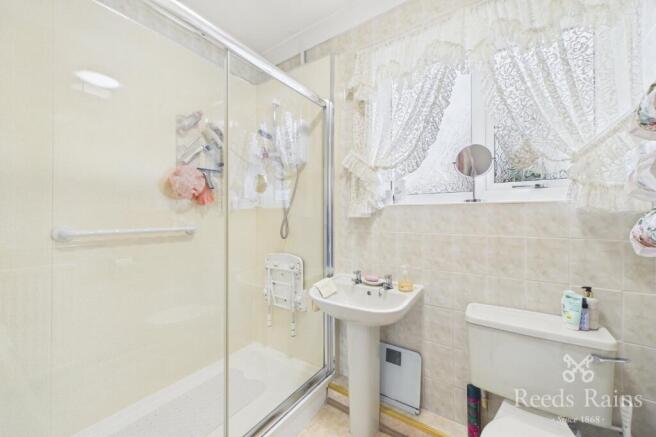 2 bed Bungalow for sale Image 5