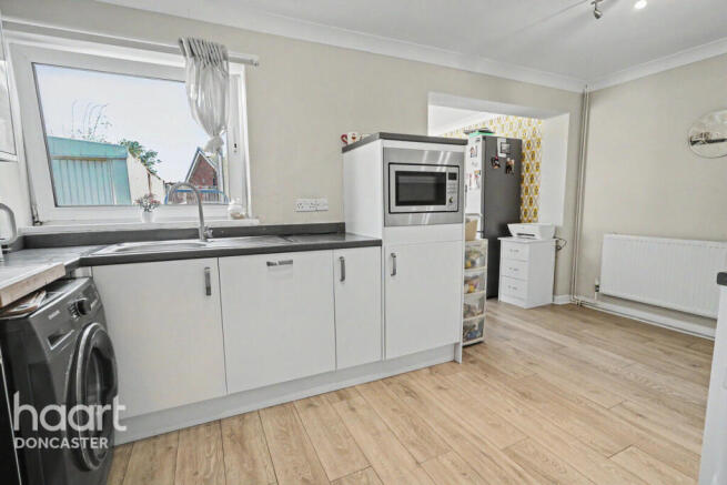 3 bed Semi-Detached for sale Image 7