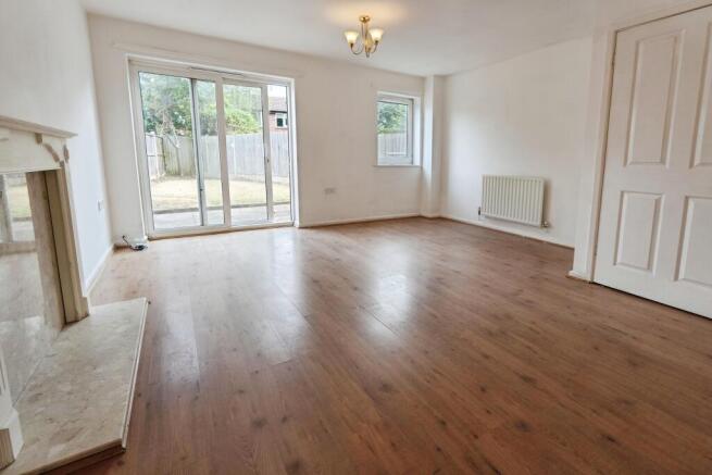 Lounge/Dining Room