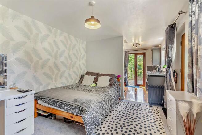 8606419-interior20-800.jpg