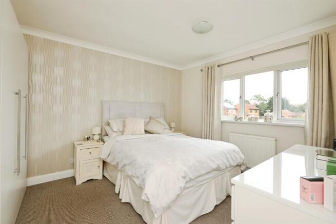 3 bed Link Detached House for sale Image 9
