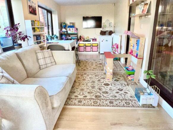 Photo 10