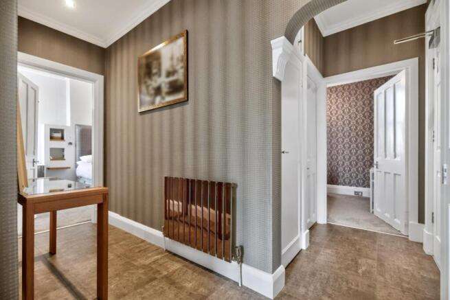 2 bed Apartment for sale Image 5