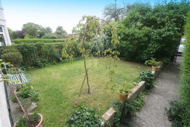 FRONT GARDEN