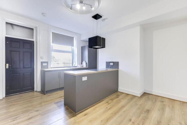 3 bed Semi-Detached for sale Image 4