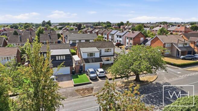4 bed House for sale Image 8