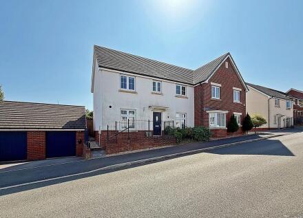 Bryn Celyn, Llanharry, Pontyclun, Rhondda Cynon Taff. CF72 9ZG