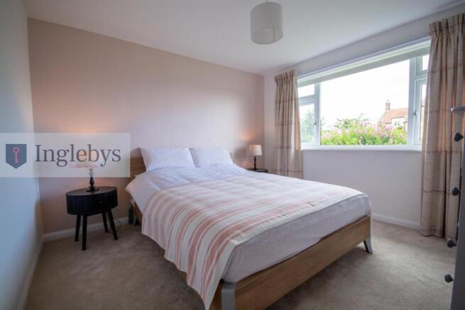 3 bed Semi-Detached Bungalow for sale Image 6