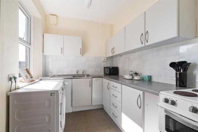 3 bed Terraced for sale Image 5
