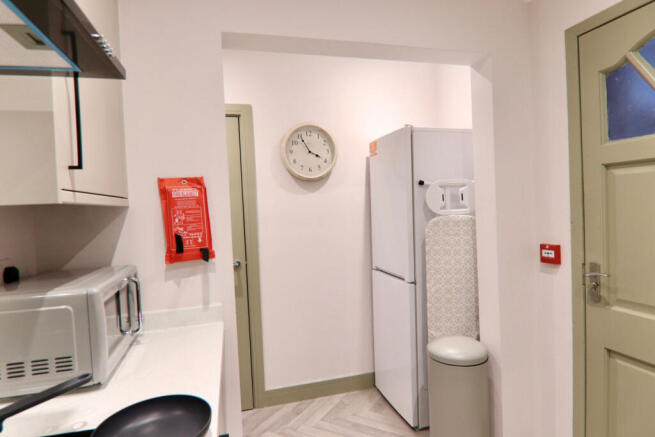 1 bed House Share to rent Image 12