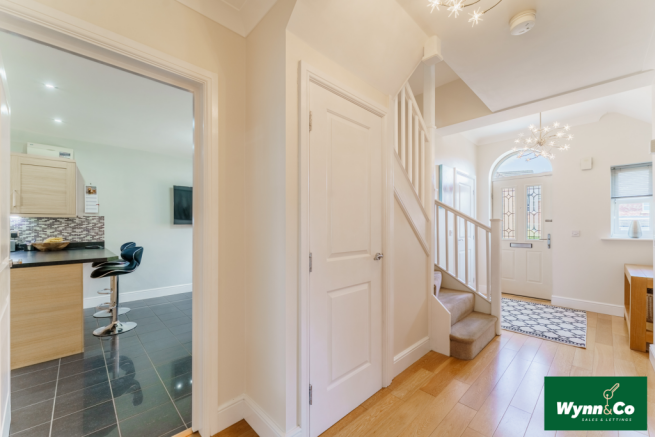 5 bed Detached for sale Image 5
