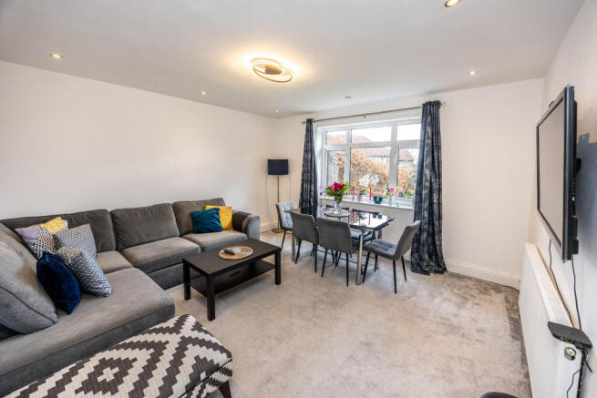4 bed Semi-Detached for sale Image 8