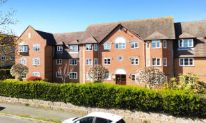 Flat 9, 37 Holmewood House, Hastings Road, Bexhill-on-sea TN40 2LX