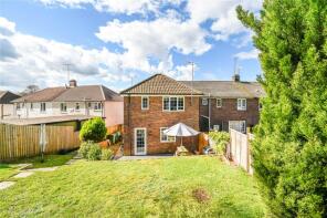 9, Woodside, Newbury RG14 6HL