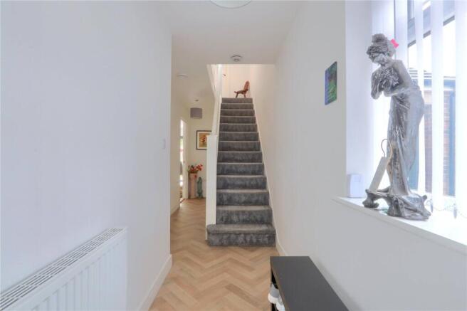5 bed Semi-Detached for sale Image 11