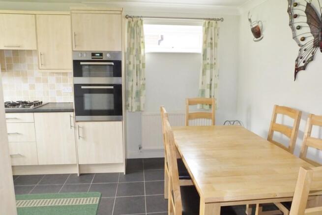 kitchen/dining room