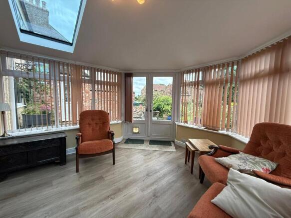 4 bed Semi-Detached for sale Image 11