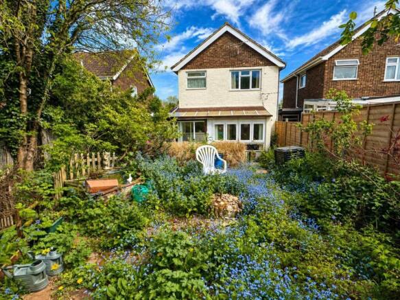 Oaks Drive, Higham Ferrers, NN10 8EY photo 2