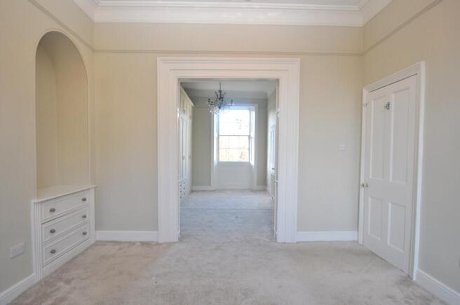 5 bed Terraced to rent Image 9