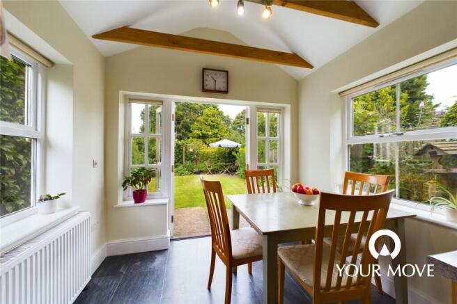 Kitchen / Dining Roo