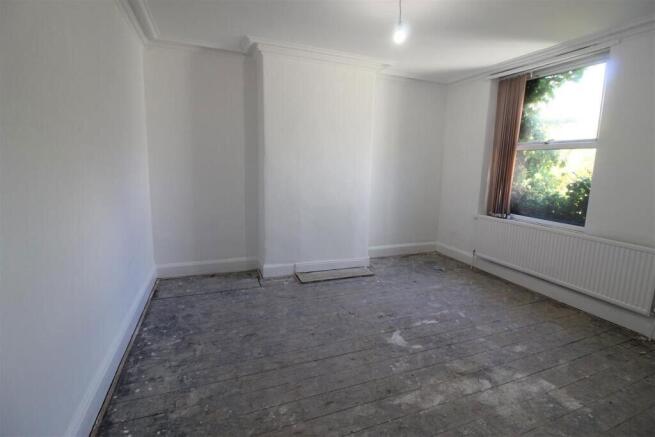 5 bed Terraced for sale Image 8