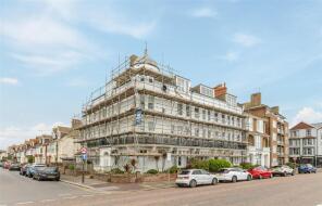 8, Albany Mansions, Albany Road, Bexhill-on-sea TN40 1BU