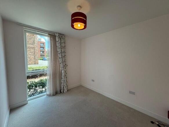 2 bed Flat to rent Image 10