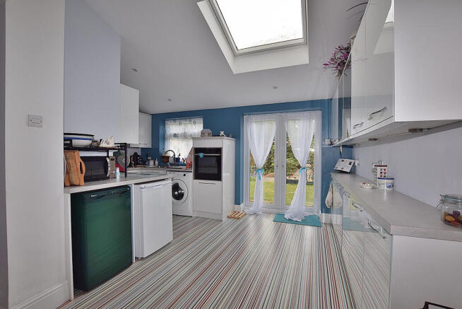 4 bed Semi-Detached for sale Image 10