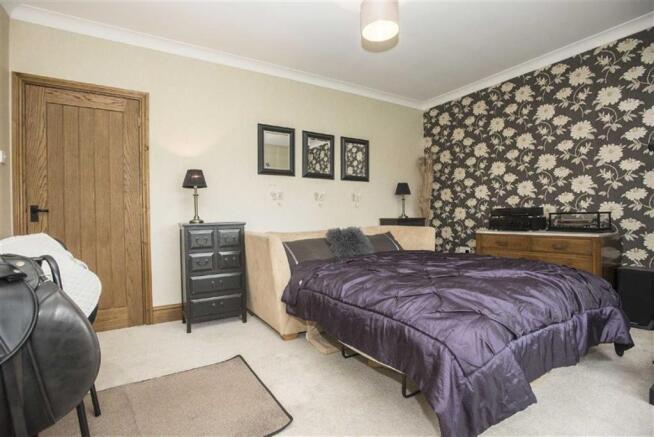 Ground Floor Bedroom ( or 2nd reception room)