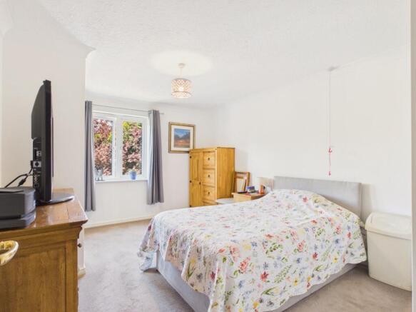 2 bed Apartment for sale Image 7