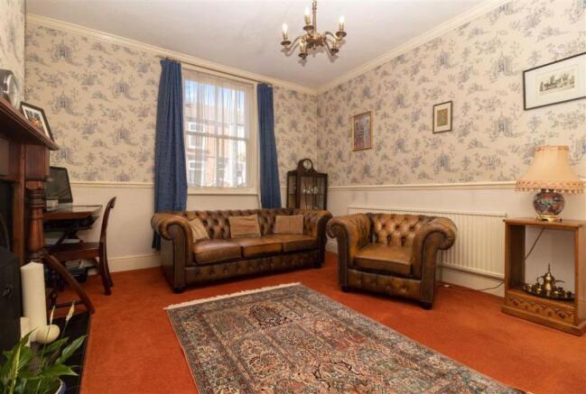 FRONT SITTING ROOM