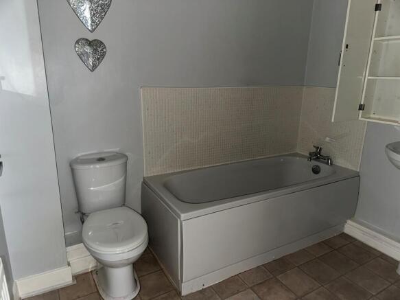 2 bed Apartment for sale Image 6