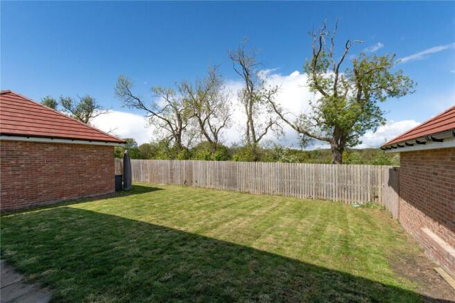 5 bed Detached for sale Image 8