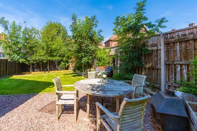 REAR & SIDE GARDEN