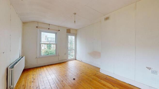 Flat A, 102 Midmoor Road, Balham, London, SW12 0ET