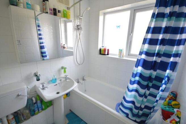 Family Bathroom / WC