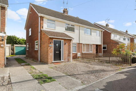Broomfield Crescent, Wivenhoe, Colchester, CO7 9PZ