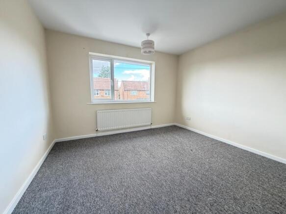 3 bed Semi-Detached to rent Image 6