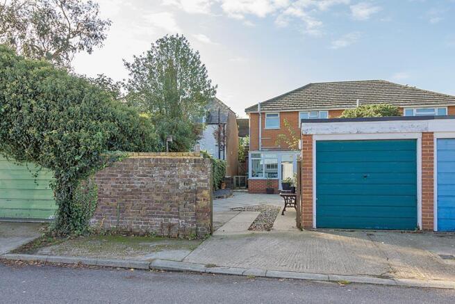 Lon-Garage+Parking.j