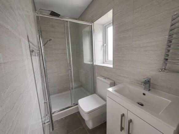 4 bed Detached for sale Image 11