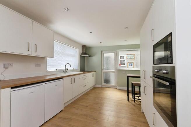 3 bed Semi-Detached for sale Image 4
