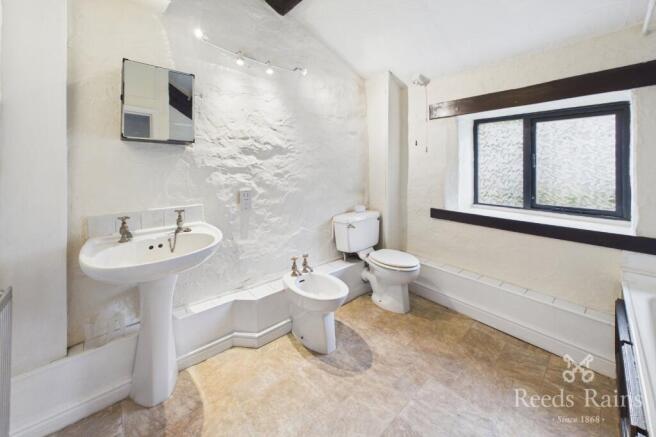 2 bed Terraced to rent Image 9